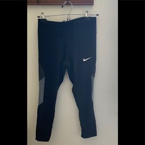 Nike Cropped Leggings